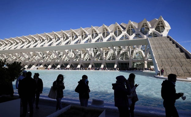 Un 'Museo del remember' para convertir la Ciudad de las Artes en una discoteca de la Ruta del Bakalao