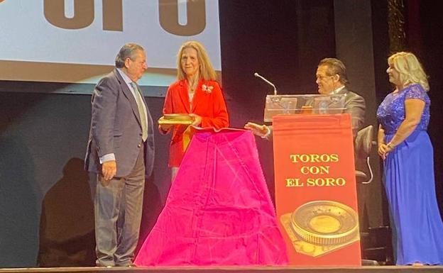 La Infanta Elena, reconocida por su apoyo a la tauromaquia