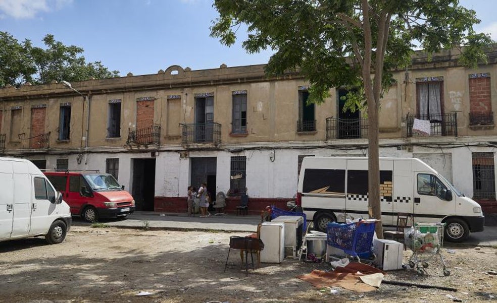 El extraño robo de los pomos dorados en un barrio de Valencia