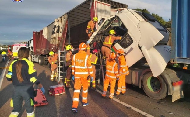 Un herido en un accidente entre varios vehículos en el término de Godella