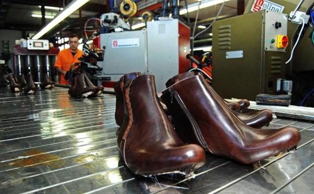 El calzado se pone en huelga en los cuatro lugares donde se hacen todos los zapatos en España