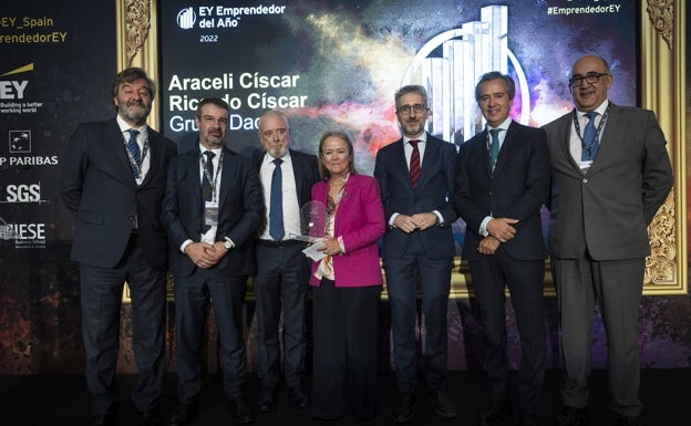 Ricardo y Araceli Císcar, consejeros ejecutivos de Dacsa, Premio Emprendedor del Año de EY por Valencia y Murcia