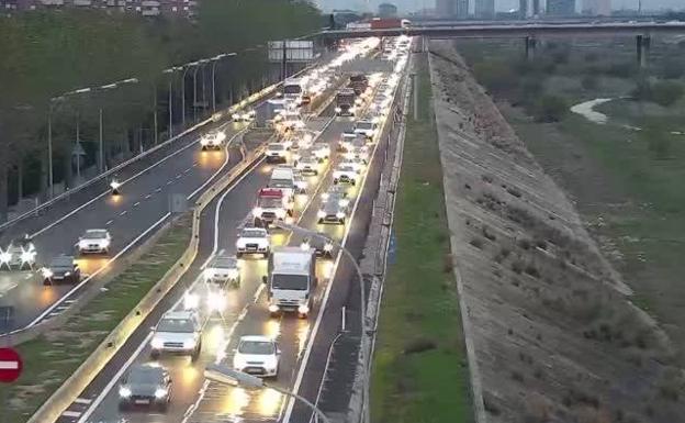 Más de 15 kilómetros de atascos en las entradas y salidas a Valencia