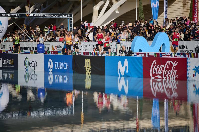 Búscate en la línea de meta del Maratón de Valencia