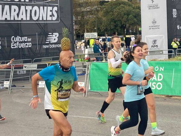 Los corredores con los looks más peculiares del Maratón de Valencia