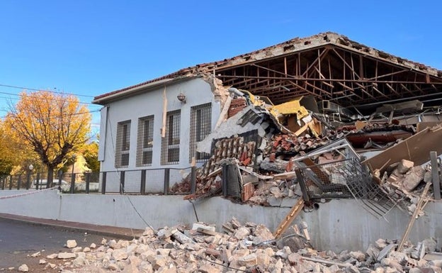 Se derrumba el edificio del Espai Labora de Ibi sin causar heridos
