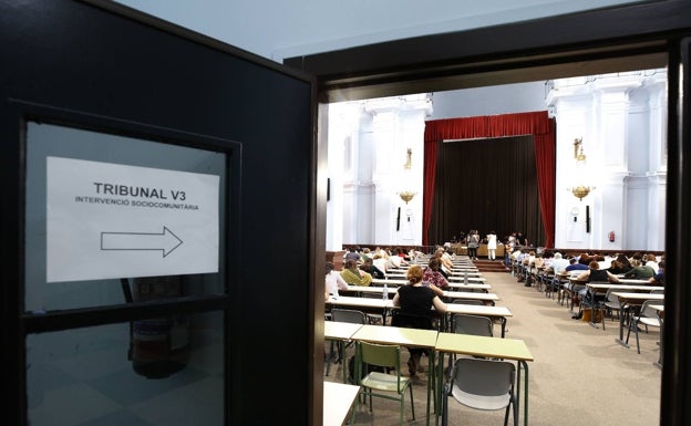 El Síndic carga contra Educación por alargar los impagos a los nuevos profesores de la Comunitat