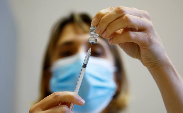 Dos nuevos efectos secundarios de las vacunas contra el Covid