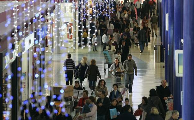 Los centros comerciales abiertos hoy 8 de diciembre en Valencia y los 7 que estarán cerrados