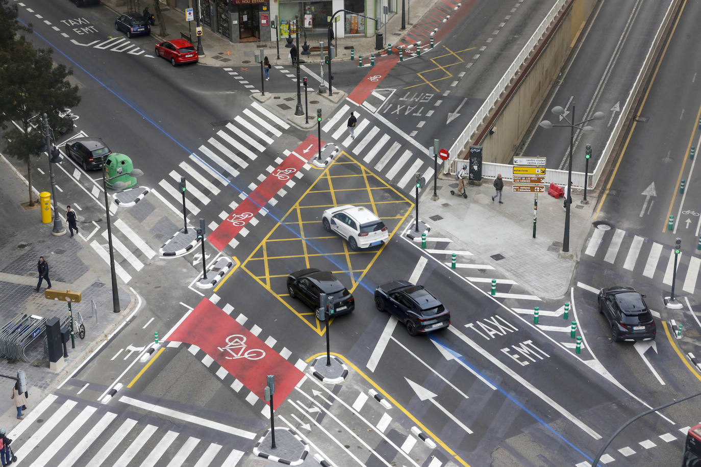 El cruce psicodélico de la avenida del Cid