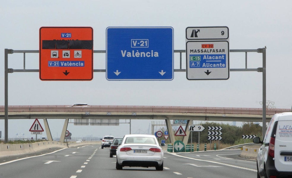 El carril bus-VAO de la V-21 comienza a tomar forma