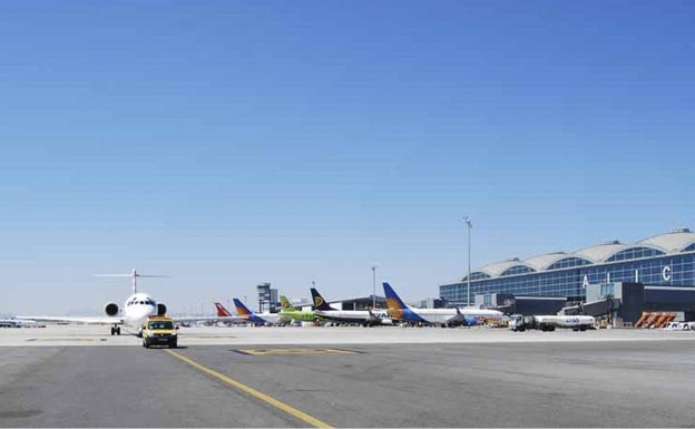 La niebla en Valencia obliga a desviar cuatro vuelos al aeropuerto de Alicante