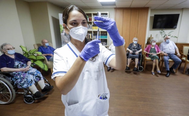 La baja vacunación Covid obliga a Sanidad a destruir más de 100.000 dosis caducadas