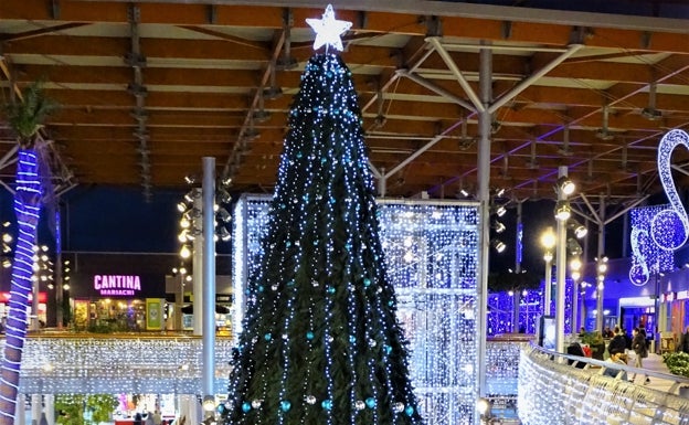 Belén del Ninot, Papá Noel y regalos, en La Vital en Navidad