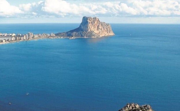 Salvamento Marítimo localiza un cuerpo a 2,5 millas al sur del Peñón d'Ifach