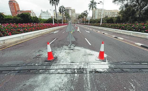 La Cabalgata de Reyes de Valencia tendrá que cambiar el recorrido por los daños del puente de las Flores tras un incendio