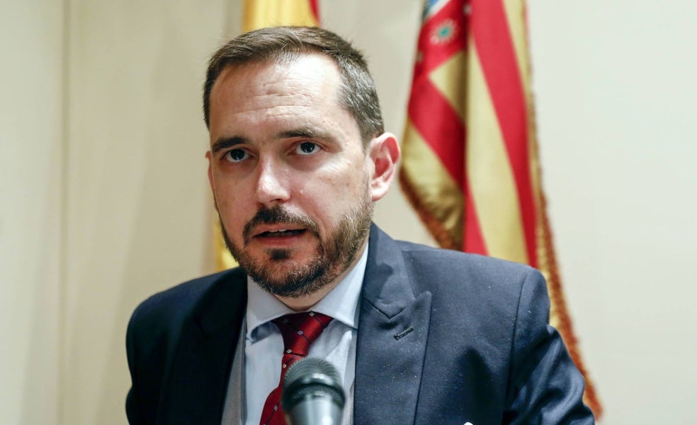 Òscar Rueda: «No hay quien proteja la identidad valenciana»