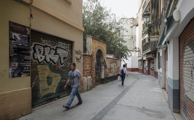 El cierre de negocios crece en las calles del centro con restricciones del tráfico en Valencia