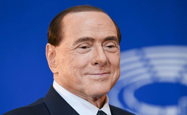 Berlusconi promete «un autobús lleno de prostitutas» a los jugadores del Monza si ganan a un grande