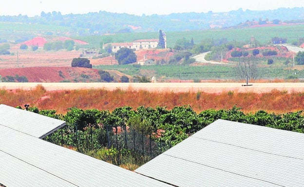 La patronal de renovables advierte de que son 300 las plantas que caducan en un mes