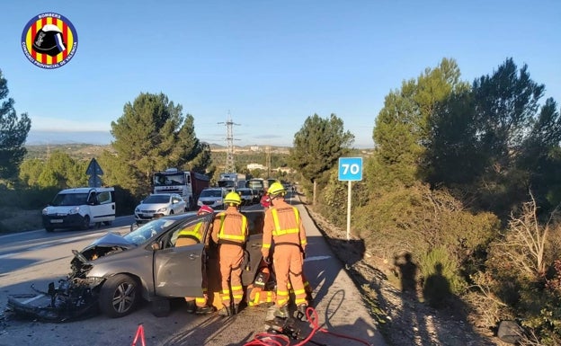 Dos heridos en un choque entre dos vehículos en Riba-roja de Túria