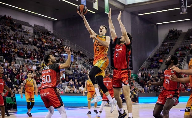 El Valencia Basket endereza en Granada el rumbo en la lucha por la Copa (81-110)