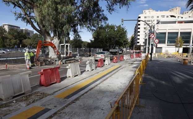 Los hosteleros reclaman una mejor señalización del carril bici de la Alameda de Valencia