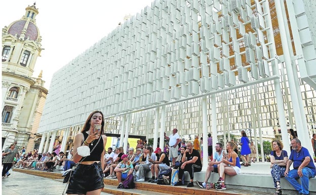 Varapalo a la gestión de la Capital del Diseño