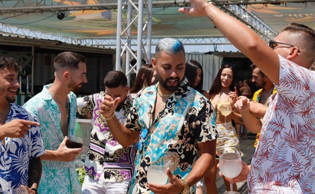 El joven de Gandia que triunfa en Internet con su fusión de flamenco y reggaetón