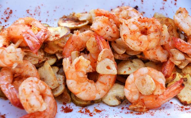 El truco de Quique Dacosta para retirar el intestino de las gambas de forma sencilla