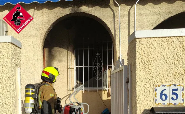 Muere una mujer de 60 años en el incendio en su vivienda en San Fulgencio