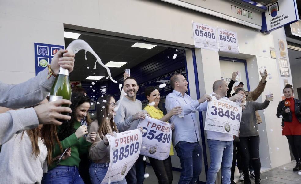 La suerte pasa de puntillas por la Comunitat y el sorteo de la Lotería de Navidad sólo deja 41 millones