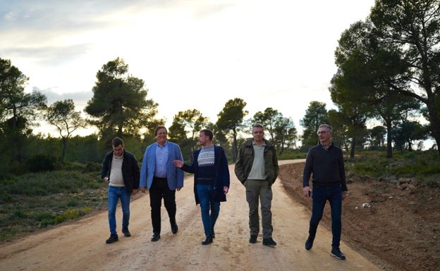 Transición Ecológica restaura 1,2 kilómetros de acceso a la zona recreativa del Regaixo en la Font de la Figuera