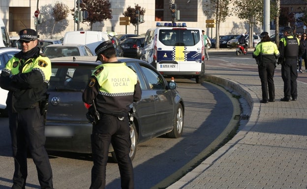 La Policía Local multa menos en Valencia por la escasez de boletines de denuncia