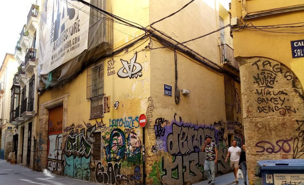 La limpieza de grafitis se triplica en Valencia al dispararse el vandalismo en monumentos