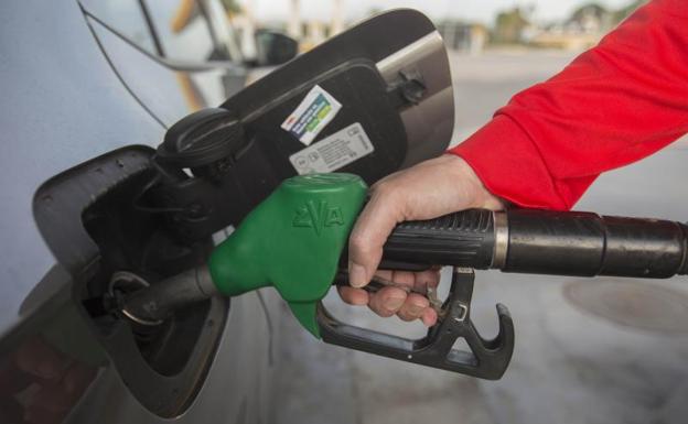 Cuánto va a subir realmente el precio de la gasolina para algunos conductores a partir del 1 de enero