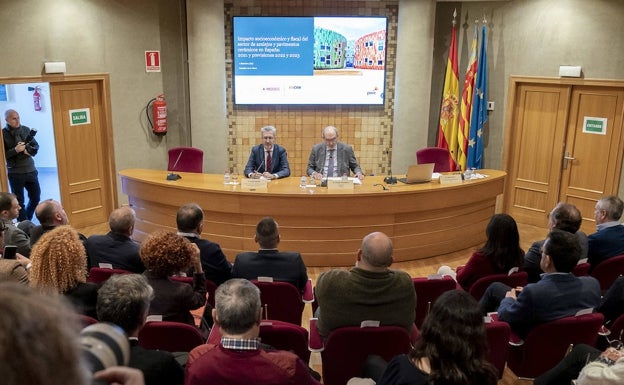 El azulejo critica las ayudas del Gobierno por su «indeterminación»