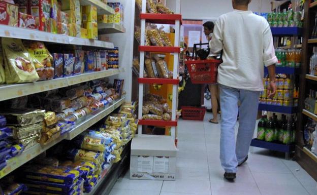 Una claúsula permite al Gobierno eliminar antes de tiempo la bajada del IVA de los alimentos