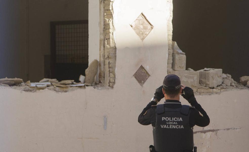 El Ayuntamiento ordena a la empresa del hotel de Zaidía rehacer un muro derribado