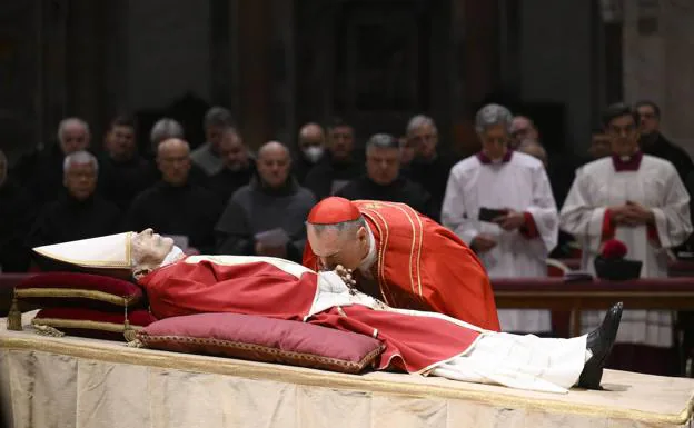 Dónde ver en directo por televisión el funeral de Benedicto XVI