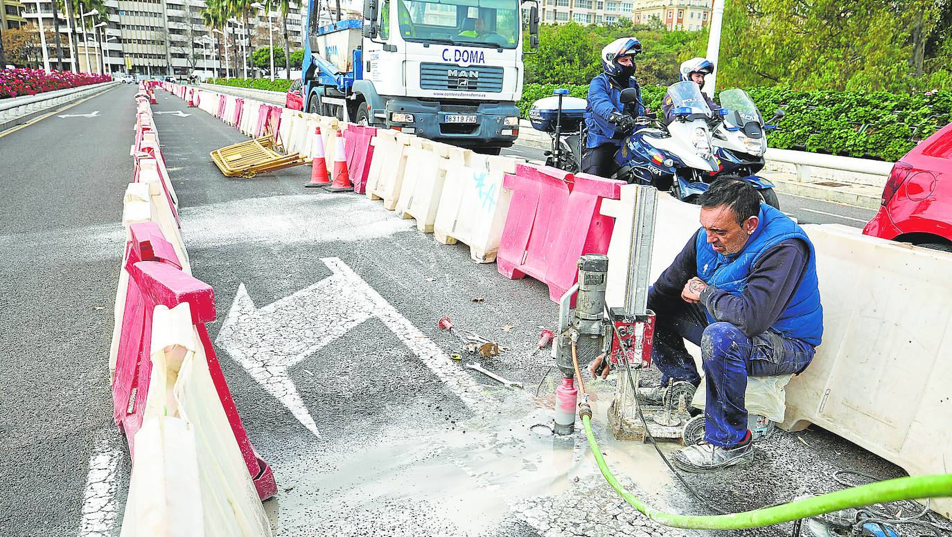 Los técnicos descartan daños en la estructura del puente de las Flores
