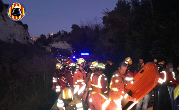 Rescatan a una mujer de 67 años que había caído de una altura de más de 10 metros en Ontinyent