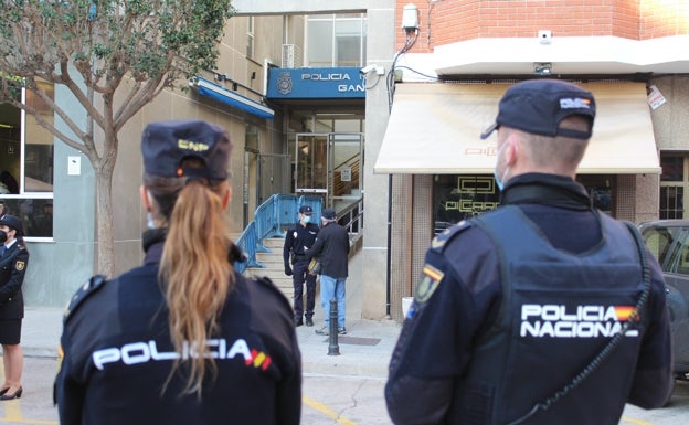 Dos detenidos por arrancar ventanas de pisos en Gandia para robar televisiones, estufas, lavadoras y teléfonos