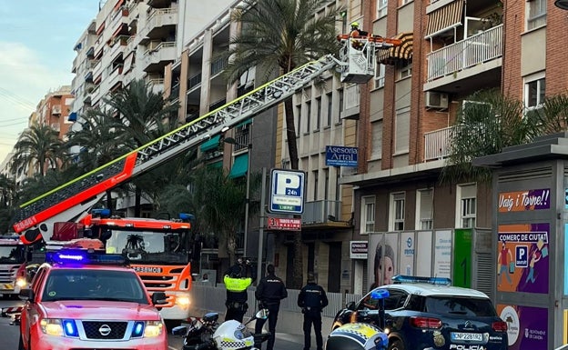 Rescatan a una mujer tras sufrir una caída en su casa de Gandia