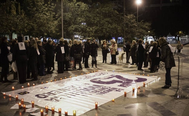 «Hay alumnas víctimas que rompen a llorar en el aula»