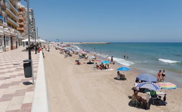 Sueca aplaude que la conselleria incluya en un plan barreras submarinas para frenar la regresión de las playas