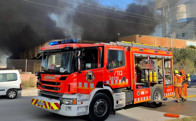 Declarado un incendio industrial en Sagunto