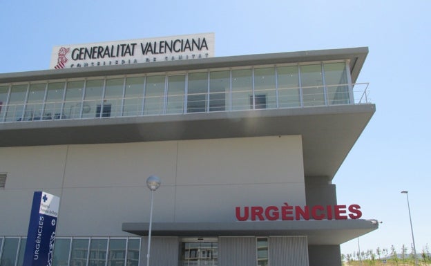 Un herido al sufrir una caída en una nave en Gandia