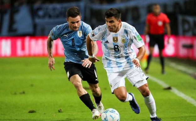 Así es Nahitan Nández, un perfil que gusta en Mestalla por el que pelea el Valencia