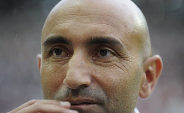 El Sporting fulmina a Abelardo antes de la cita de Copa contra el Valencia